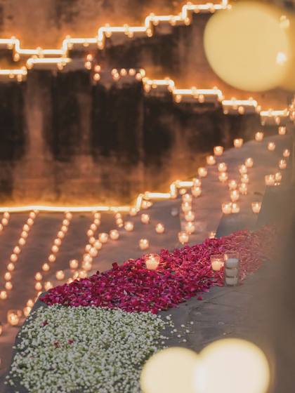 Aisle / Walkway — wedding decor — Alila + Samode Jaipur
